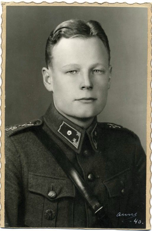 Finnish photo of a Second Lieutenant - Finland - GreatMilitaria.com