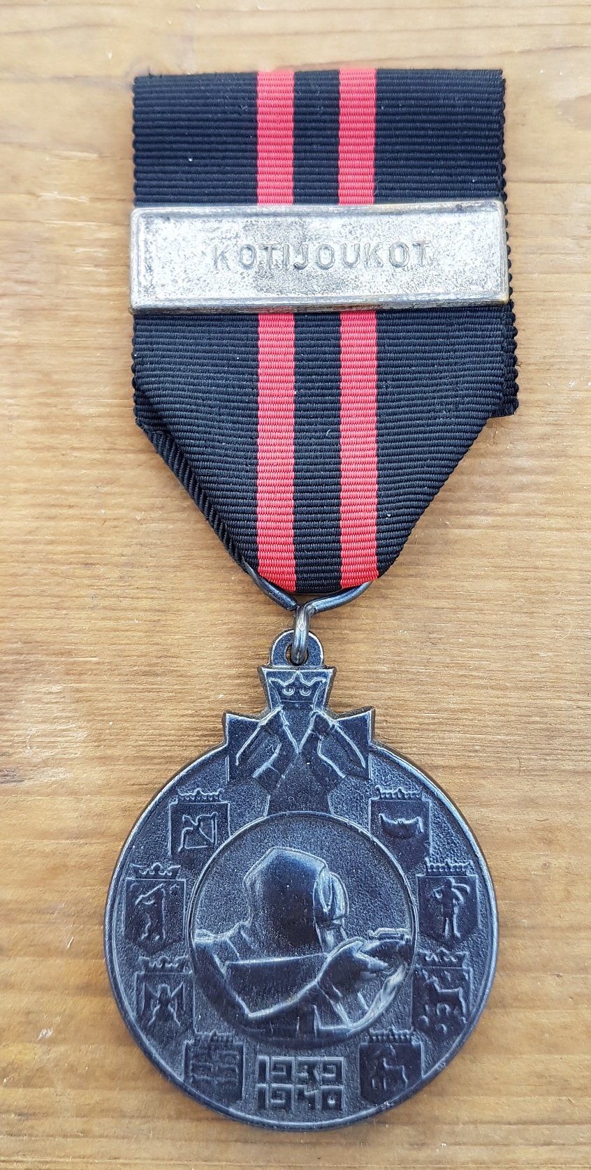 Finnish Winter war medal 'KOTIJOUKOT' - Finland - GreatMilitaria.com